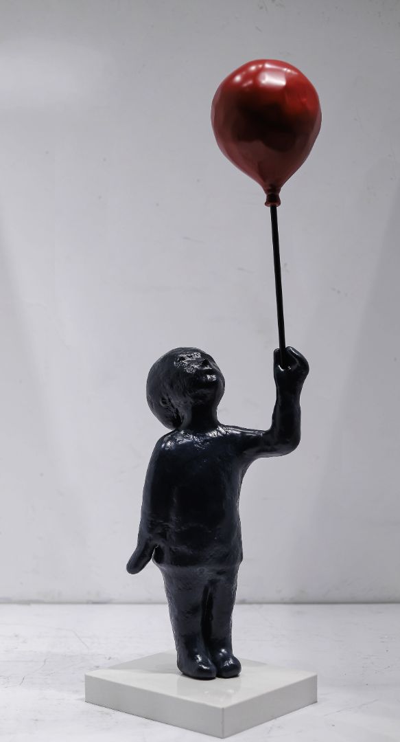 BLG-CW-R- Girl who lifts the ball 002-03a3